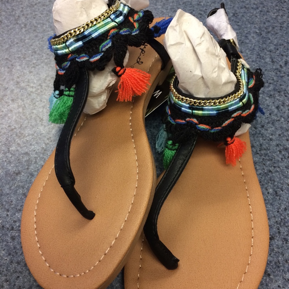 Boutique- Boho tassel embroidered sandals